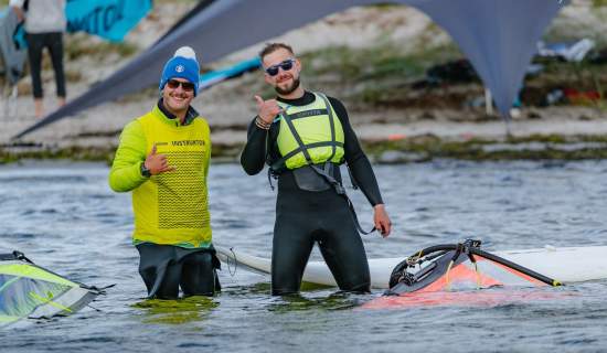 Instruktor windsurfingu