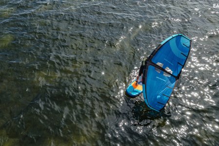 Indywidualny kurs wingfoila dla dzieci w wieku 8-12 lat na Półwyspie Helskim